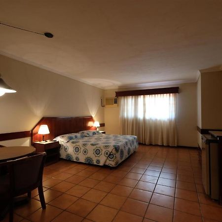 El Pantanal Hotel & Resort Puerto Quijarro  외부 사진