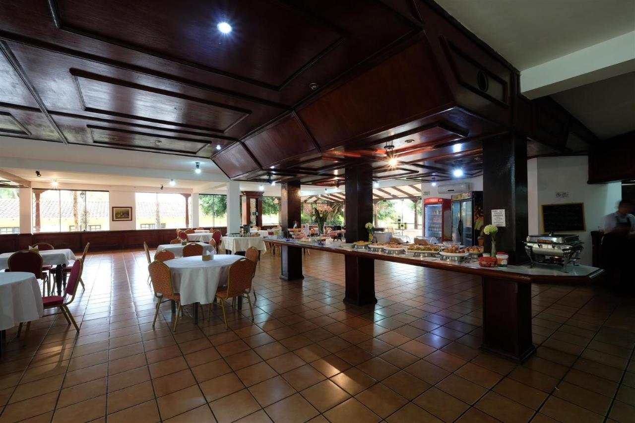 El Pantanal Hotel & Resort Puerto Quijarro  외부 사진