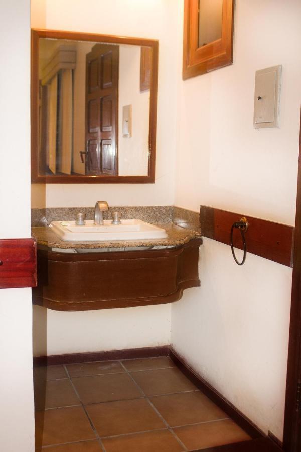 El Pantanal Hotel & Resort Puerto Quijarro  외부 사진