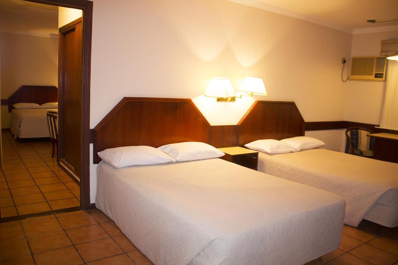 El Pantanal Hotel & Resort Puerto Quijarro  외부 사진