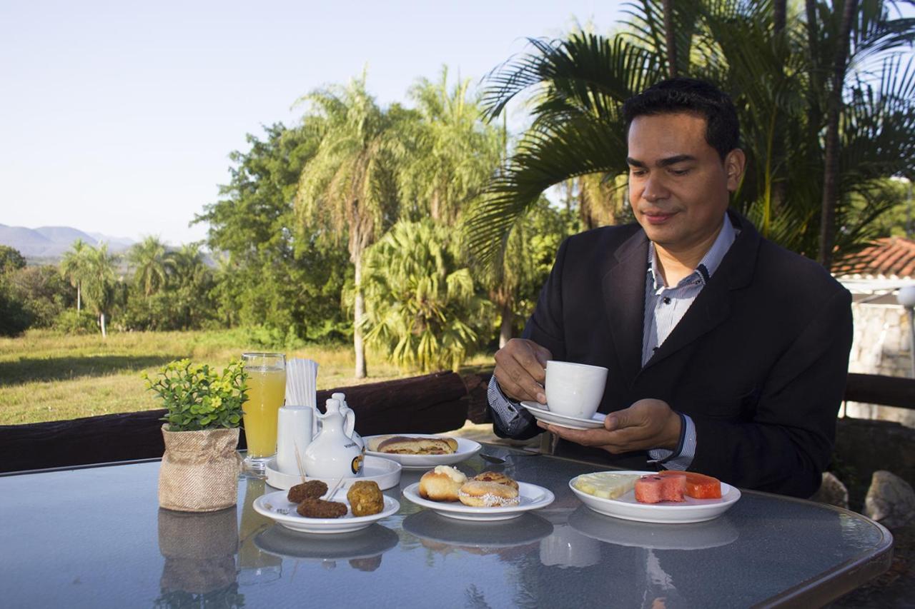 El Pantanal Hotel & Resort Puerto Quijarro  외부 사진