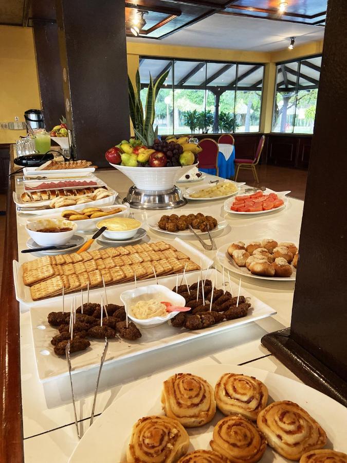 El Pantanal Hotel & Resort Puerto Quijarro  외부 사진