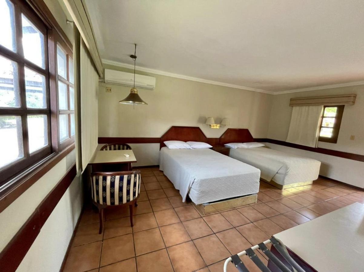 El Pantanal Hotel & Resort Puerto Quijarro  외부 사진