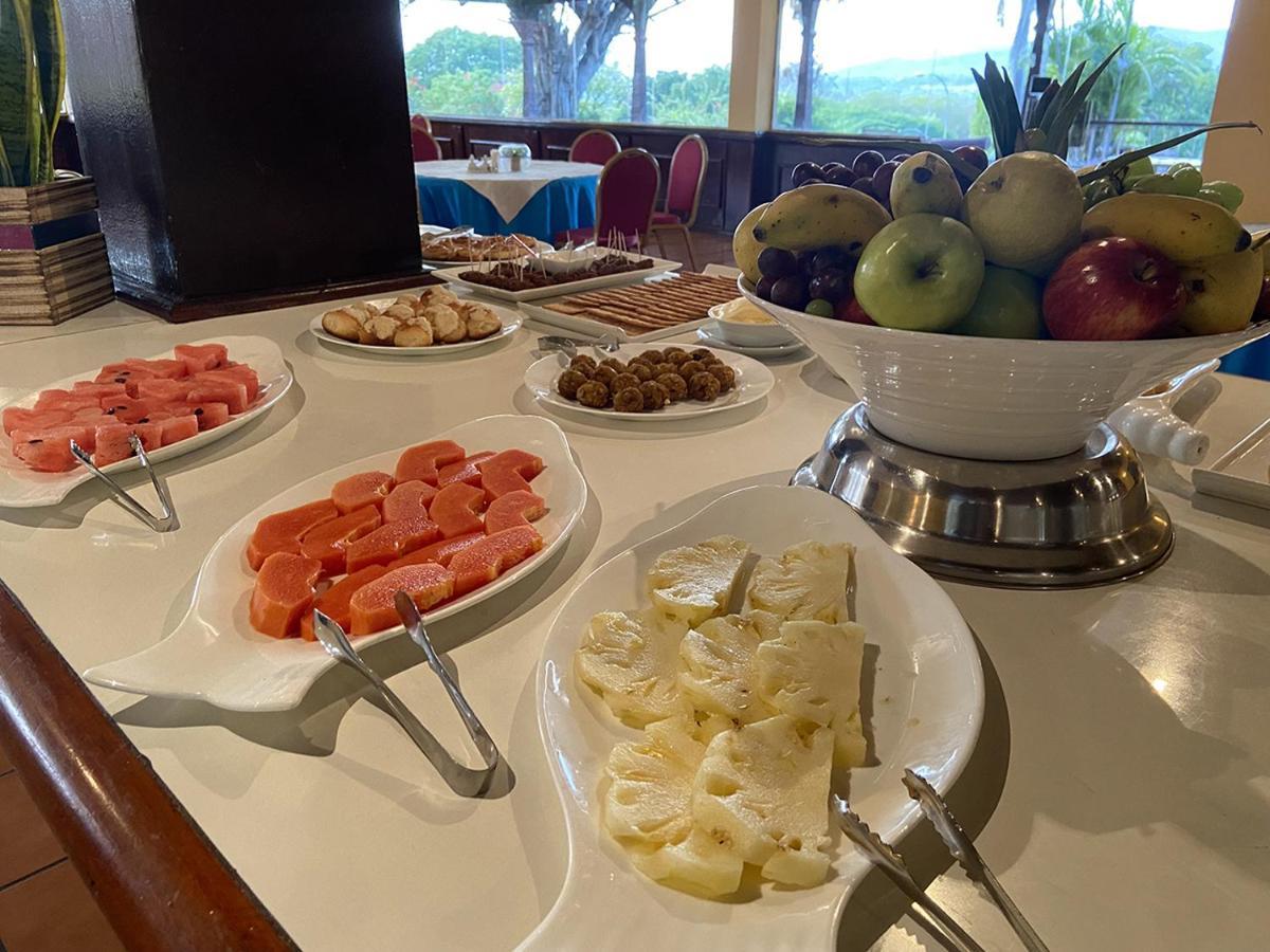 El Pantanal Hotel & Resort Puerto Quijarro  외부 사진